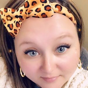 Meet your Posher, Kayla